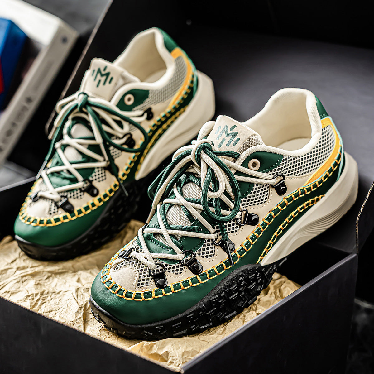 L18 Retro Hiking Shoes with Height Increase