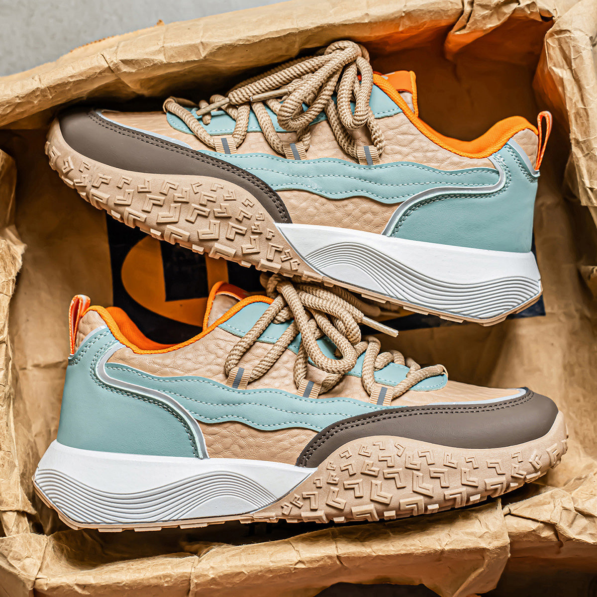 L16 Men's shoes with built-in height increase