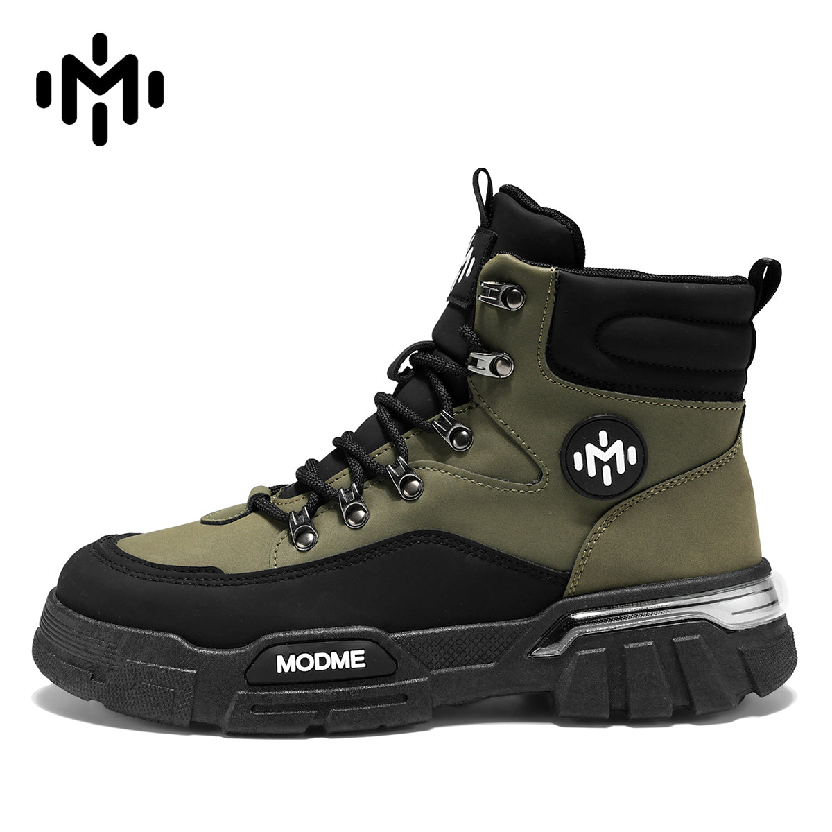 D836 Hiking boots with slip-resistant soles