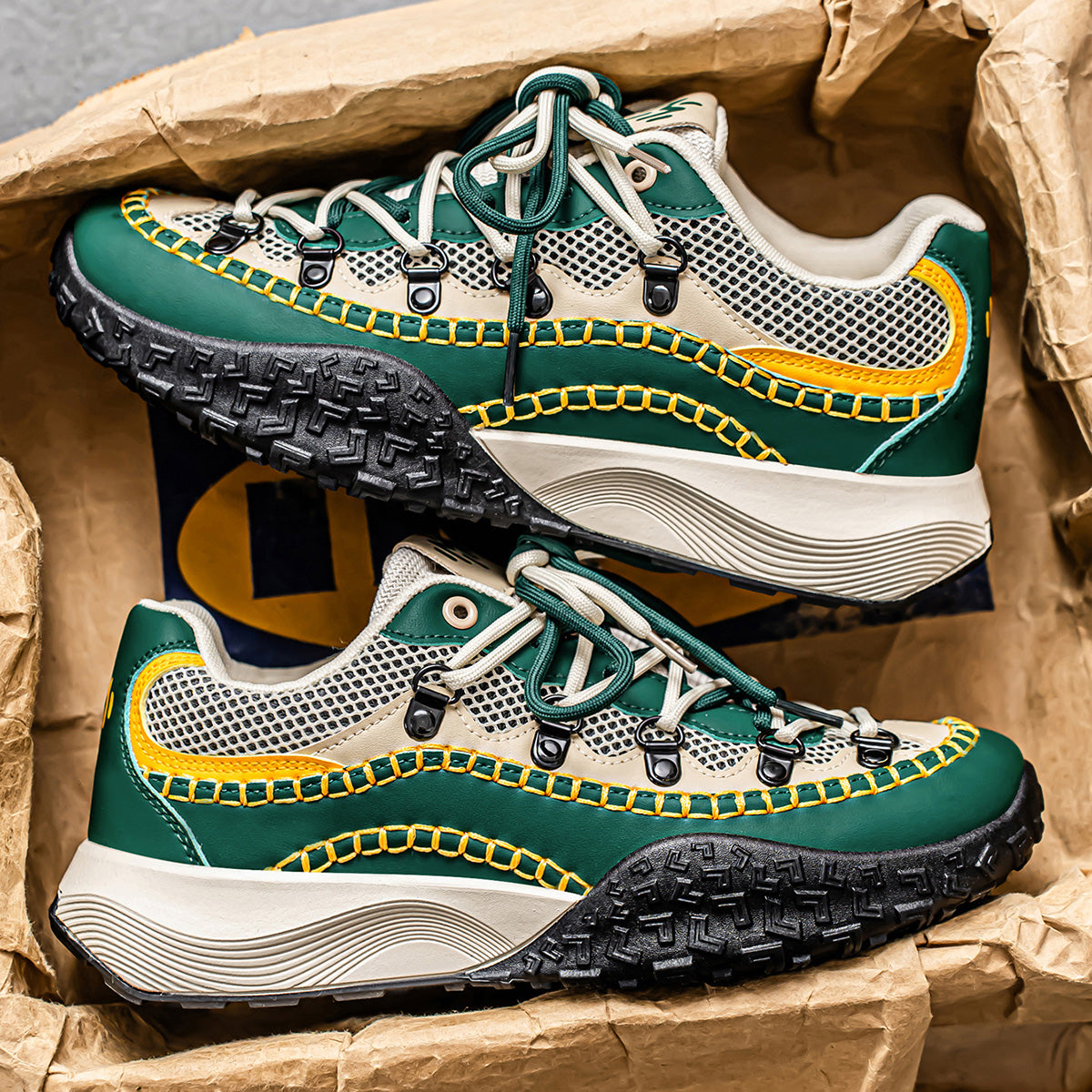 L18 Retro Hiking Shoes with Height Increase